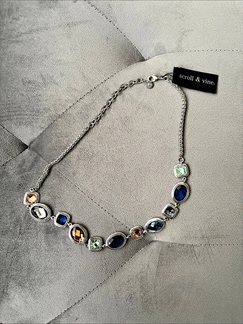 scroll & vine Multicolor Statement Necklace Like New